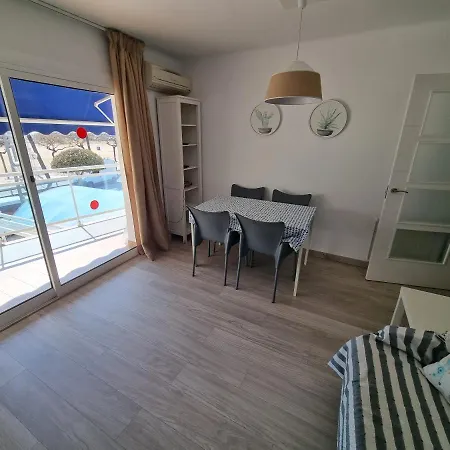 Primera Linea Mar Cerca Puerto Apartment *